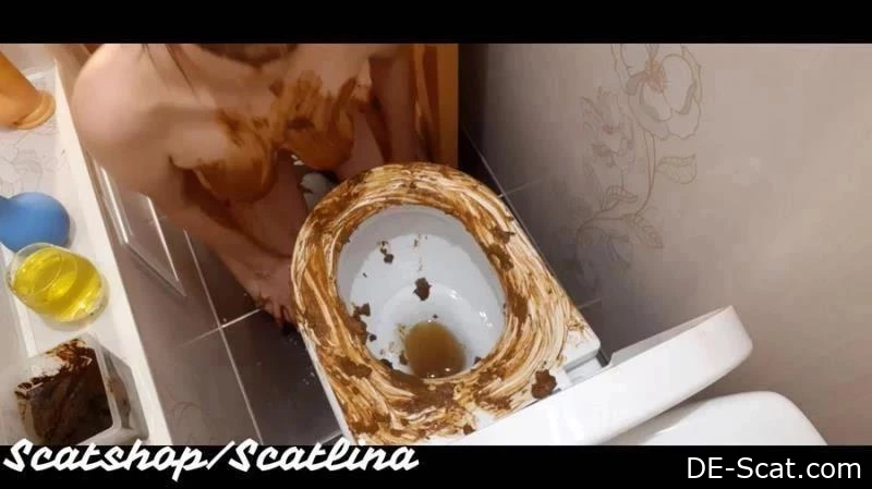 Schmutzige Toilette (Teil 1) mit ScatLina - Aushalten, scheißegal, Toilettensklave