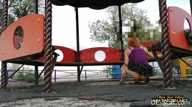 Auf dem Spielplatz geschissen - ModelNatalya94 - Rollen fallen gelassen, Porno-Scat, schwangeres Kacken