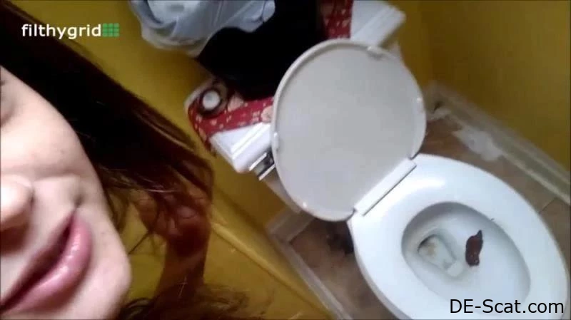 Amateur Pooping Girls - 3 - Kotzen - Küsse in Scheiße, muskulöser Scat